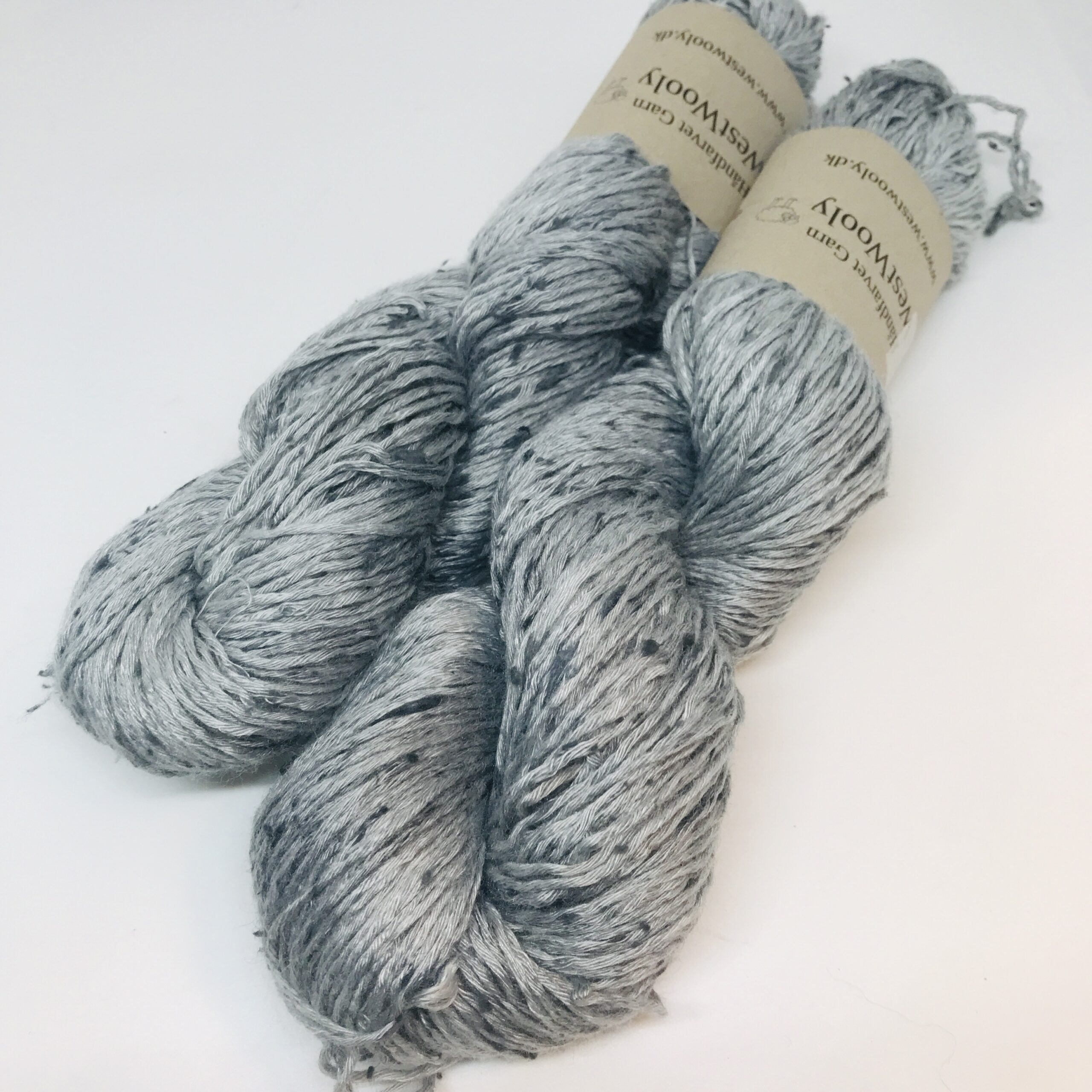 Viscose 90 %, Silke 10 % g/240 m -