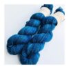 WestWooly merino SW hør 360, er et superblødt, lækkert og robust garn, og det kan bruges til utallige formål som sweatre, sjaler og ikke mindst strik til børn. Dertil er dette hørgarn meget velegnet til dig, der let får det alt for varm i andre former for strik. Garnet er hårdt spundet af lange og bløde fibre og er derfor både blødt og kan strikkes på op til pind 4,5 mm Materiale: 90 % merino (19, 5 mic), 10 % hør, Vejledende pinde: 2,5-4 mm Vejledende strikkefasthed: 28-36 masker pr 10 cm Løbelængde: 360 m pr fed a' 100 g Jeg håndfarver alle fed i små partier, husk derfor at bestille fed nok til dit projekt Vær opmærksom på, at farven på billedet kan afvige en smule fra virkeligheden, da det afhænger af skærmens farvekalibrering. Der kan således også være nuanceforskelle fra skærm til skærm. Håndfarvet garn er et spændende og interessant materiale at arbejde med.  Alle fed er farvet i hånden og helt unikke.Derfor vil der opleves forskelle i de enkelte fed. Når du strikker med håndfarvet garn, kan du med fordel strikke med to forskellige nøgler på samme tid. Strik eks. 2-5 omgange med hvert nøgle, hvormed du  