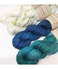 WestWooly merino SW 325 er et meget blødt og lækkert garn. Garnet er spundet tæt hvilket bevirker, at det færdige arbejde ikke 