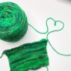På dette kursus lærer du at strikke at strikke en let og enkel sommerbluse. Du kan vælge mellem følgende modeller: Anker Sommerblus fra PetiteKnit Delightful fra KnitsbyBendix Puf fra Lene Holm Samsøe Garnet skal købes i butikken, hvor du får 15 % rabat Dette kursus løber over 3 gange, onsdag/torsdag 19-21 Der serveres kaffe/the samt lidt sødt