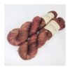 WestWooly merino SW hør 360, er et superblødt, lækkert og robust garn, og det kan bruges til utallige formål som sweatre, sjaler og ikke mindst strik til børn. Dertil er dette hørgarn meget velegnet til dig, der let får det alt for varm i andre former for strik. Garnet er hårdt spundet af lange og bløde fibre og er derfor både blødt og kan strikkes på op til pind 4,5 mm Materiale: 90 % merino (19, 5 mic), 10 % hør, Vejledende pinde: 2,5-4 mm Vejledende strikkefasthed: 28-36 masker pr 10 cm Løbelængde: 360 m pr fed a' 100 g Jeg håndfarver alle fed i små partier, husk derfor at bestille fed nok til dit projekt Vær opmærksom på, at farven på billedet kan afvige en smule fra virkeligheden, da det afhænger af skærmens farvekalibrering. Der kan således også være nuanceforskelle fra skærm til skærm. Håndfarvet garn er et spændende og interessant materiale at arbejde med.  Alle fed er farvet i hånden og helt unikke.Derfor vil der opleves forskelle i de enkelte fed. Når du strikker med håndfarvet garn, kan du med fordel strikke med to forskellige nøgler på samme tid. Strik eks. 2-5 omgange med hvert nøgle, hvormed du  