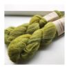 WestWooly Baby Alpaka /silke er et meget blødt, luftigt  og lækkert garn, der kan bruges til utallige formål, du ønsker skal tilføjes ekstra meget kærlighed, blødhed og fylde. Garnet er velegnet alene til sjaler eller tynde bluser samt som følgetråd til de lune og bløde sweatre, huer og meget andet. Dette garn er velegnet til dig, der ofte føler mohair generende og er lækkert alternativt til mohair/silke. Materiale: Baby Alpaka 63 % Mulbær Silke: 30 % Merino: 7 % Vejledende pinde: 2-3,5 mm Vejledende strikkefasthed: 22-30 masker pr 10 cm Løbelængde: 420m pr fed a'  50 g Vaskeanvisning: håndvask, gerne i uldsæbe, kan centrifugeres i maskine – tørres liggende Vær opmærksom på, at farven på billedet kan afvige en smule fra virkeligheden, da det afhænger af skærmens farvekalibrering. Der kan således også være nuanceforskelle fra skærm til skærm.