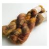 WestWooly Silke Mohair er blødt, lækkert og fyldigt garn, og det kan bruges til utallige formål som sweatre, sjaler og ikke mindst strik du ønsker at tilføre ekstra glans og kærlighed. Silke mohair er velegnet som følgetråd men kan også strikkes alene med 1 eller 2 tråde. Materiale: 72 % Superkidmohair, 28 % Morbærsilke Vejledende pinde: 3-4 mm Vejledende strikkefasthed: 32-40 masker pr 10 cm Løbelængde: 420 m pr fed a' 50 g Vaskeanvisning: håndvask, gerne i uldsæbe, kan centrifugeres i maskine – tørres liggende Jeg håndfarver alle fed i små partier, husk derfor at bestille fed nok til dit projekt Vær opmærksom på, at farven på billedet kan afvige en smule fra virkeligheden, da det afhænger af skærmens farvekalibrering. Der kan således  være nuanceforskelle fra skærm til skærm. 