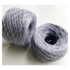 WestWooly Tencel er et nyt garn bestående af 100 % Tencel, der er dannet af træfibre Garnet er vegetabilsk, vegansk og temperatur regulerende med en glans som silke. Dette garn passer dertil  perfekt som alternativ til silkegarn typer. Materiale: 100 % Tencel Vejledende pinde: 3,5-4,5 mm Strikkefasthed: 26-32 masker / 10 cm Løbelængde: 250 meter / 100 g Vaskeanvisning: håndvask 30 grader/uldvask i maskine- tørres liggende Jeg håndfarver alle fed i små partier, husk derfor at bestille fed nok til dit projekt, så du får nøjagtigt samme udtryk i hele arbejdet. Vær opmærksom på, at farven på billedet kan afvige en smule fra virkeligheden, da det afhænger af skærmens farvekalibrering. Der kan således også være nuanceforskelle fra skærm til skærm. Håndfarvet garn er et spændende og interessant materiale at arbejde med.  Alle fed er farvet i hånden og helt unikke.Derfor vil der opleves forskelle i de enkelte fed.Når du strikker med håndfarvet garn, kan du med fordel strikke med to forskellige nøgler på samme tid. Strik eks. 2-5 omgange med hvert nøgle, hvormed du  