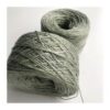 WestWooly Tencel er et nyt garn bestående af 100 % Tencel, der er dannet af træfibre Garnet er vegetabilsk, vegansk og temperatur regulerende med en glans som silke. Dette garn passer dertil  perfekt som alternativ til silkegarn typer. Materiale: 100 % Tencel Vejledende pinde: 3,5-4,5 mm Strikkefasthed: 26-32 masker / 10 cm Løbelængde: 250 meter / 100 g Vaskeanvisning: håndvask 30 grader/uldvask i maskine- tørres liggende Jeg håndfarver alle fed i små partier, husk derfor at bestille fed nok til dit projekt, så du får nøjagtigt samme udtryk i hele arbejdet. Vær opmærksom på, at farven på billedet kan afvige en smule fra virkeligheden, da det afhænger af skærmens farvekalibrering. Der kan således også være nuanceforskelle fra skærm til skærm. Håndfarvet garn er et spændende og interessant materiale at arbejde med.  Alle fed er farvet i hånden og helt unikke.Derfor vil der opleves forskelle i de enkelte fed.Når du strikker med håndfarvet garn, kan du med fordel strikke med to forskellige nøgler på samme tid. Strik eks. 2-5 omgange med hvert nøgle, hvormed du  