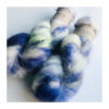 WestWooly Fat Mohair er et tykt mohairgarn i en dejlig tykkelse. Dette garn er enormt blødt med en god fylde og kan bruges i mange sammenhænge, som eks de lune sweatre på større pinde. Garnet kan bruges alene eller sammen med en tråd ufarvet merino, merino/Tencel, Merino/silke eller merino single. Jeg håndfarver alle fed i små partier, husk derfor at bestille fed nok til dit projekt Fiberindhold: 78% kid mohair, 13% merino, 9% nylon Anbefalet pind: 7-10 mm Løbelængde: 200 meter / 100 g i hvert fed Vaskeanvisning: håndvask 30 grader, gerne med uldsæbe, slynges vaskepose i maskine, tørres liggende Håndfarvet garn er et spændende og interessant materiale at arbejde med.  Alle fed er farvet i hånden og helt unikke.Derfor vil der opleves forskelle i de enkelte fed. Når du strikker med håndfarvet garn, kan du med fordel strikke med to forskellige nøgler på samme tid. Strik eks. 2-5 omgange med hvert nøgle, hvormed du  