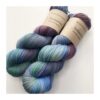 WestWooly Falkland merino SW 300 er et blødt og lækkert garn velegnet til projekter på pinde 5-6. Garnet er spundet tæt hvilket bevirker, at det færdige arbejde ikke 