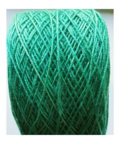 WestWooly Tencel er meget behageligt garn bestående af 100 % Tencel, der er dannet af træfibre Garnet er vegetabilsk, vegansk og temperatur regulerende med en glans som silke. Dette garn passer dertil  perfekt som alternativ til silkegarn typer. Materiale: 100 % Tencel Vejledende pinde: 2-3,5 mm Strikkefasthed: 28-36 masker / 10 cm Løbelængde: 400 meter / 100 g Vaskeanvisning: håndvask 30 grader/uldvask i maskine- tørres liggende Jeg håndfarver alle fed i små partier, husk derfor at bestille fed nok til dit projekt, så du får nøjagtigt samme udtryk i hele arbejdet. Vær opmærksom på, at farven på billedet kan afvige en smule fra virkeligheden, da det afhænger af skærmens farvekalibrering. Der kan således også være nuanceforskelle fra skærm til skærm. Håndfarvet garn er et spændende og interessant materiale at arbejde med.  Alle fed er farvet i hånden og helt unikke.Derfor vil der opleves forskelle i de enkelte fed.Når du strikker med håndfarvet garn, kan du med fordel strikke med to forskellige nøgler på samme tid. Strik eks. 2-5 omgange med hvert nøgle, hvormed du  